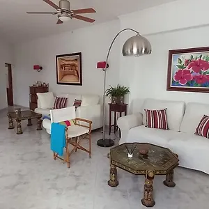 https://casa-las-gayarminas.in-canary-islands.com